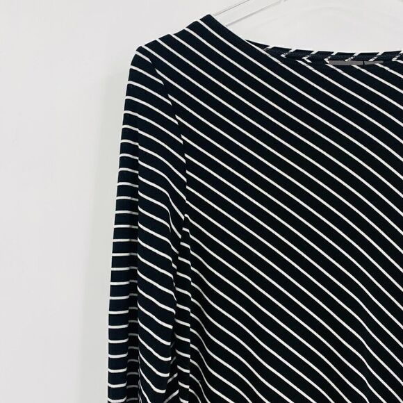 Chico's Travelers Size Medium Black & White Asymmetric Hem Tunic Top Long Sleeve - Picture 4 of 9